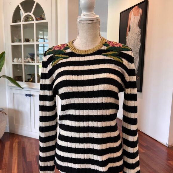 Gucci Black and White Embroidered Crew Neck Sweater - Picture 12 of 12